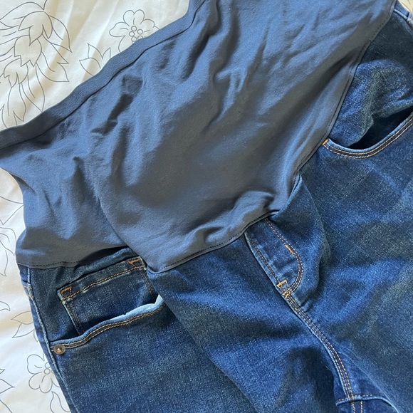 Old Navy Maternity full panel straight leg skinny jean size 12 EUC/like new - Picture 3 of 4